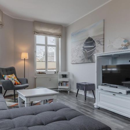 Strandnahe 2-Raum-Ferienwohnung Im Zentrum - Residenz Strandeck Fewo 02 Goehren  Exterior foto