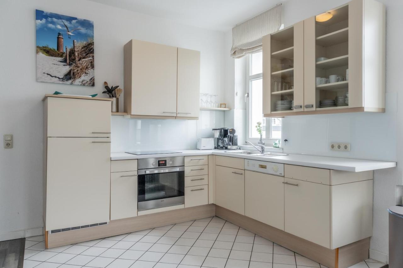 Strandnahe 2-Raum-Ferienwohnung Im Zentrum - Residenz Strandeck Fewo 02 Goehren  Exterior foto